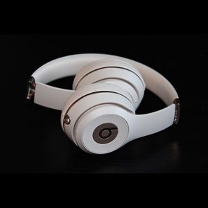Beats Solo3 Wireless Satin Gold 